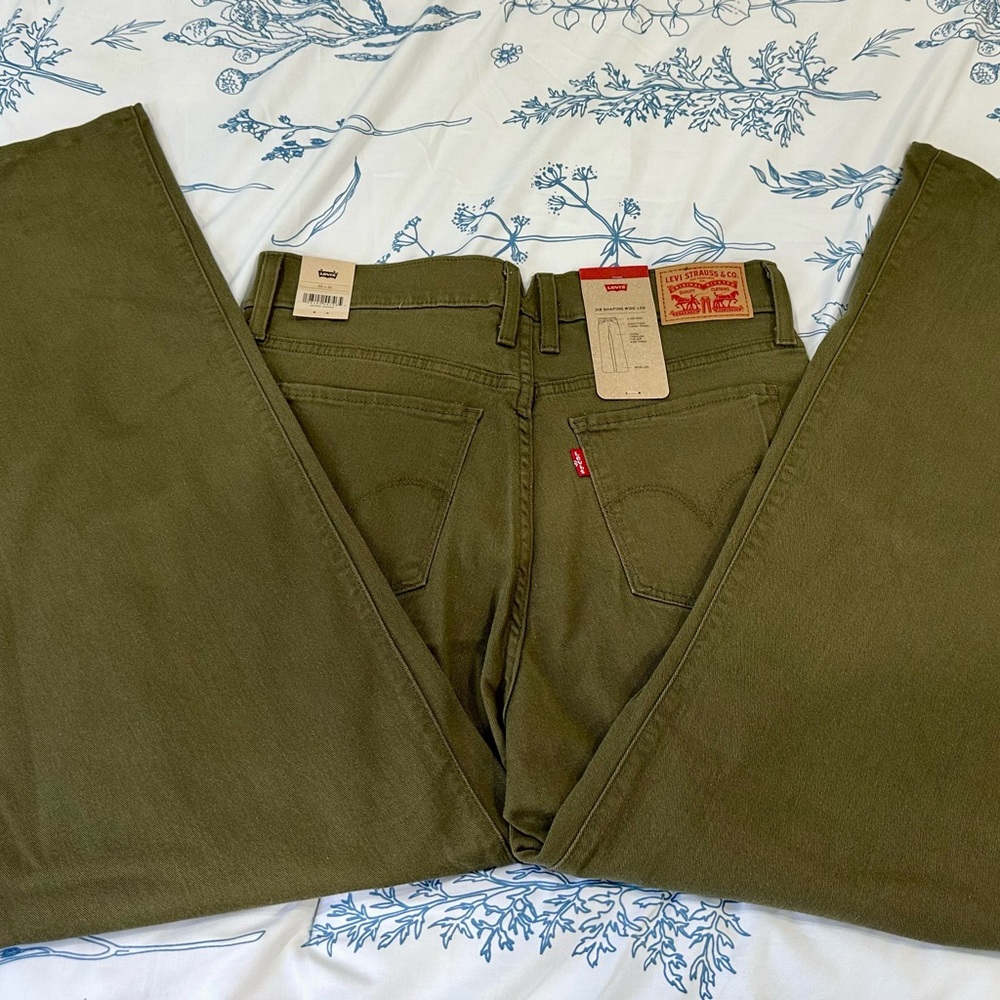 NWT Levis 318 Olive Green Shaping Wide-Leg Pants sz 30 - Picture 5 of 8